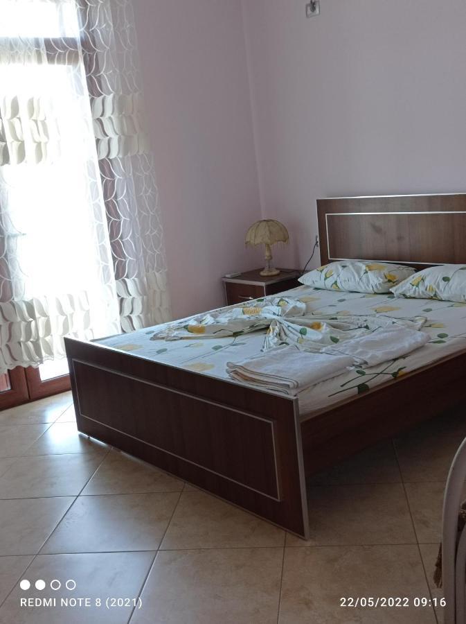 Fatos Biti Guest house Divjake